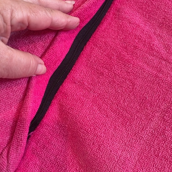Goldwell Pink Compact Beach Towel & Pillow - Picture 5 of 7